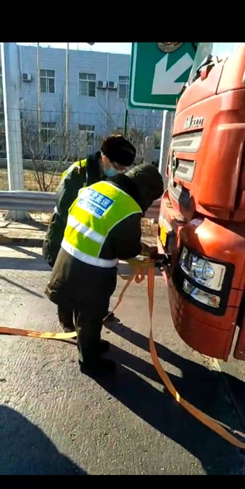 京滬分公司青縣站：小小拖車(chē)?yán)K 威力大無(wú)窮