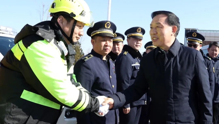 宋仁堂到石家莊東收費站調(diào)研春運返程服務(wù)保障情況
